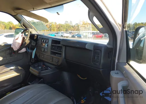 2016 Chevrolet Express 2500 Work Van z USA, uszkodzony, nr VIN 1GCWGAFF7G1119109